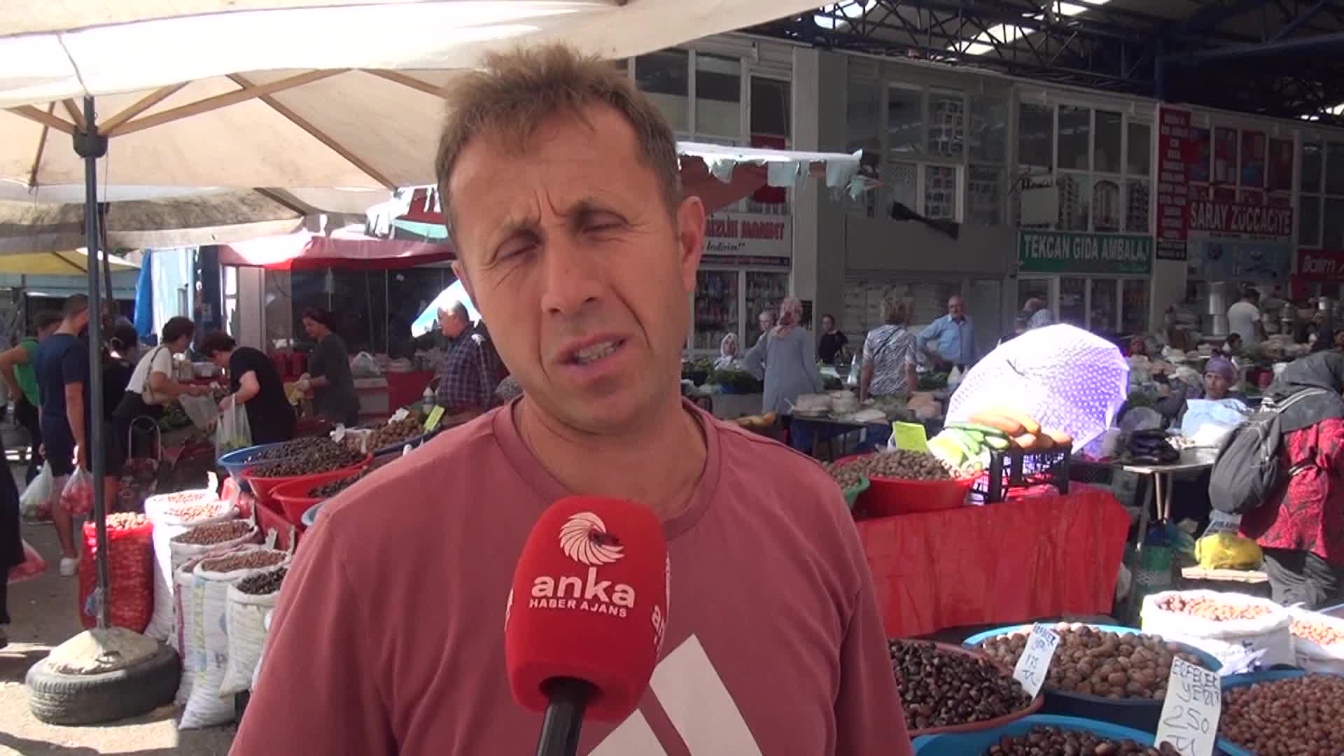 Sinop’ta kestane hasadı sürüyor. Esnaf satışların azlığından yakındı: "İki yıl önce bir günde 300 kg satıyordum, şu an 150 kg satmak mucize"