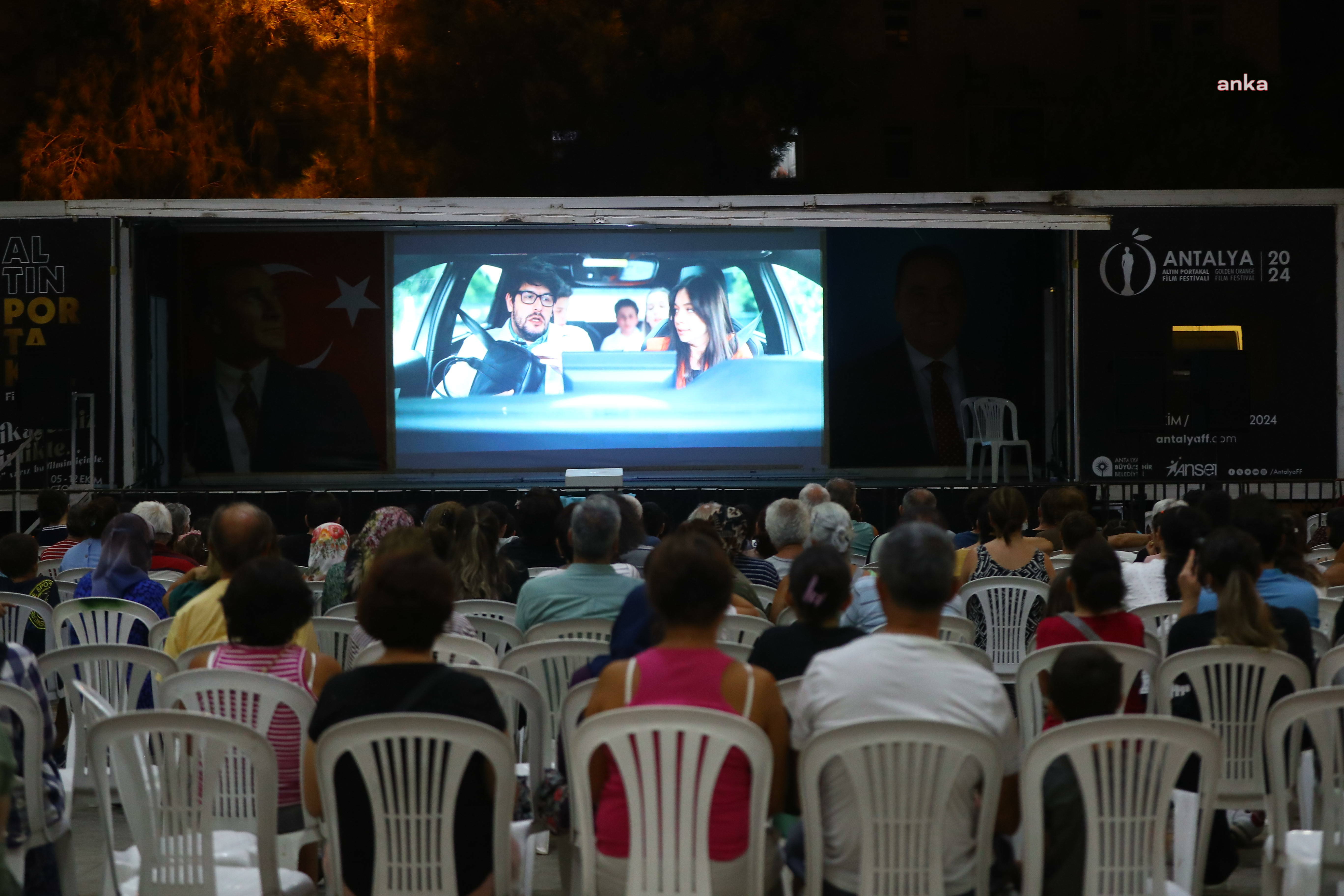 Altın Portakal Film Festivali'nin Sinema TIR'ı, Antalya'nın ilçelerini geziyor
