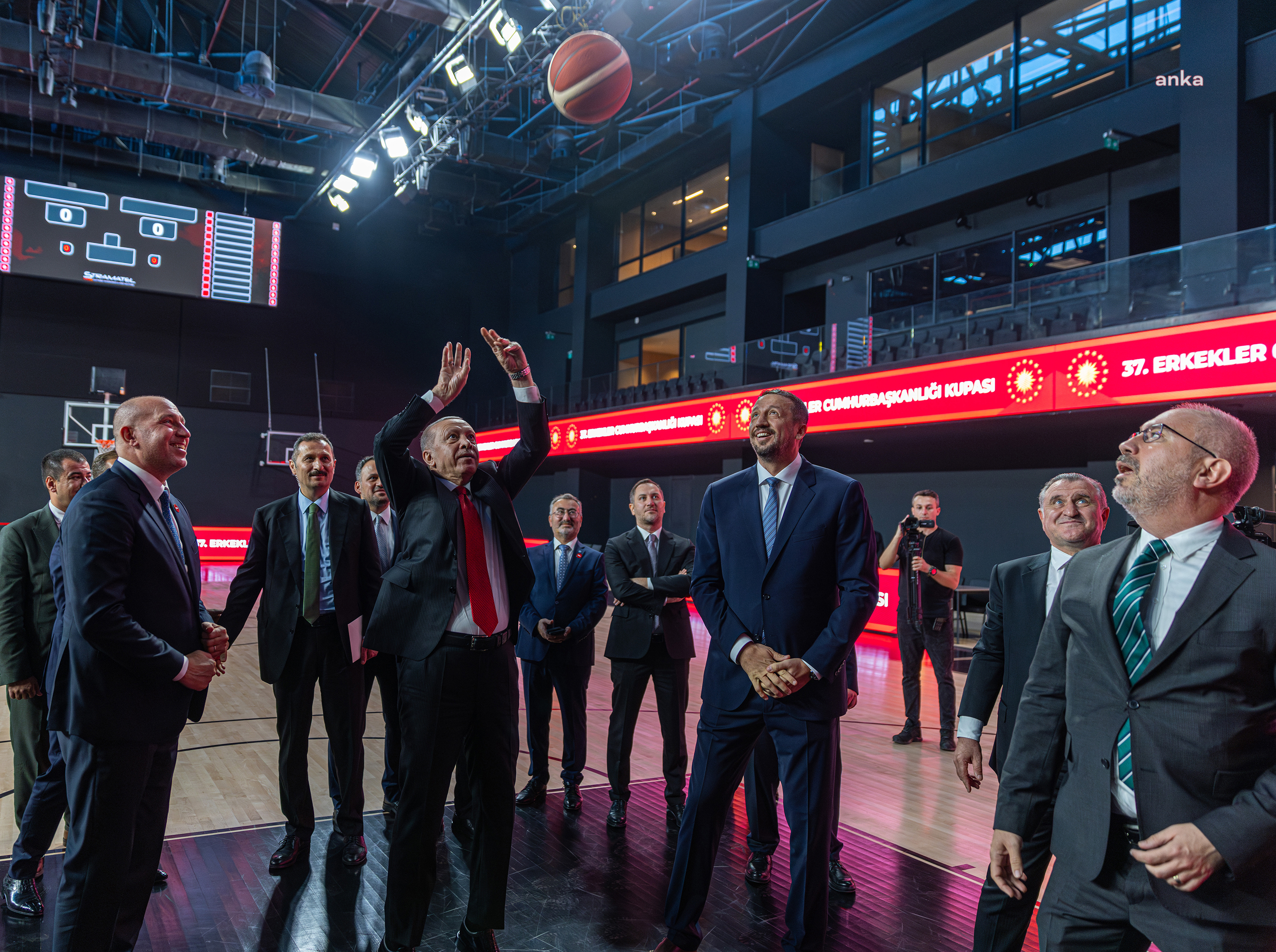 TGC, Abdi İpekçi'nin adını taşıyan spor salonunun yerine yapılan Basketbol Gelişim Merkezi'ne adının tekrar verilmemesini kınadı