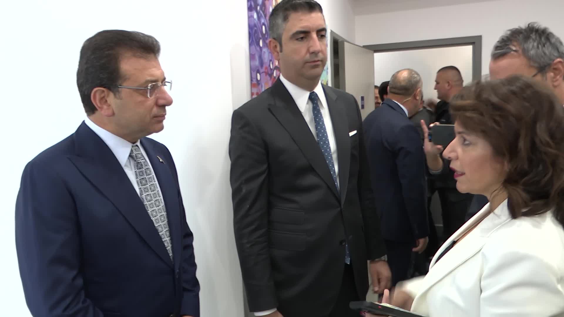 İmamoğlu, ‘Uğur Mumcu Sosyal Yaşam Merkezi’ni ziyaret etti
