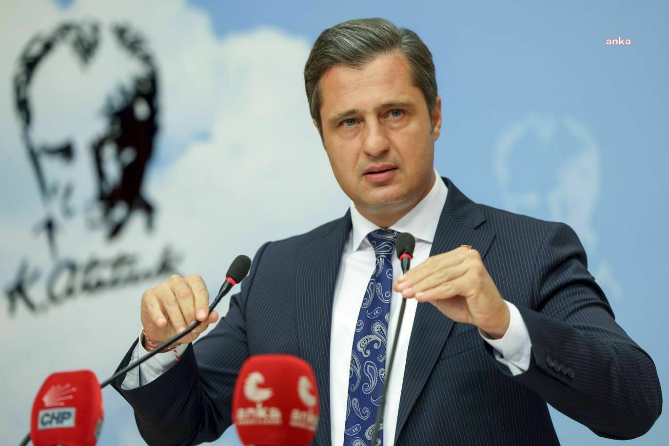 Deniz Yücel'den Bahçeli'ye: ''Çürük arıyorsan önce aynaya bakacaksın. Kim olursa olsun CHP’ye, Halk TV’ye ve özgür basına parmak sallayamaz''