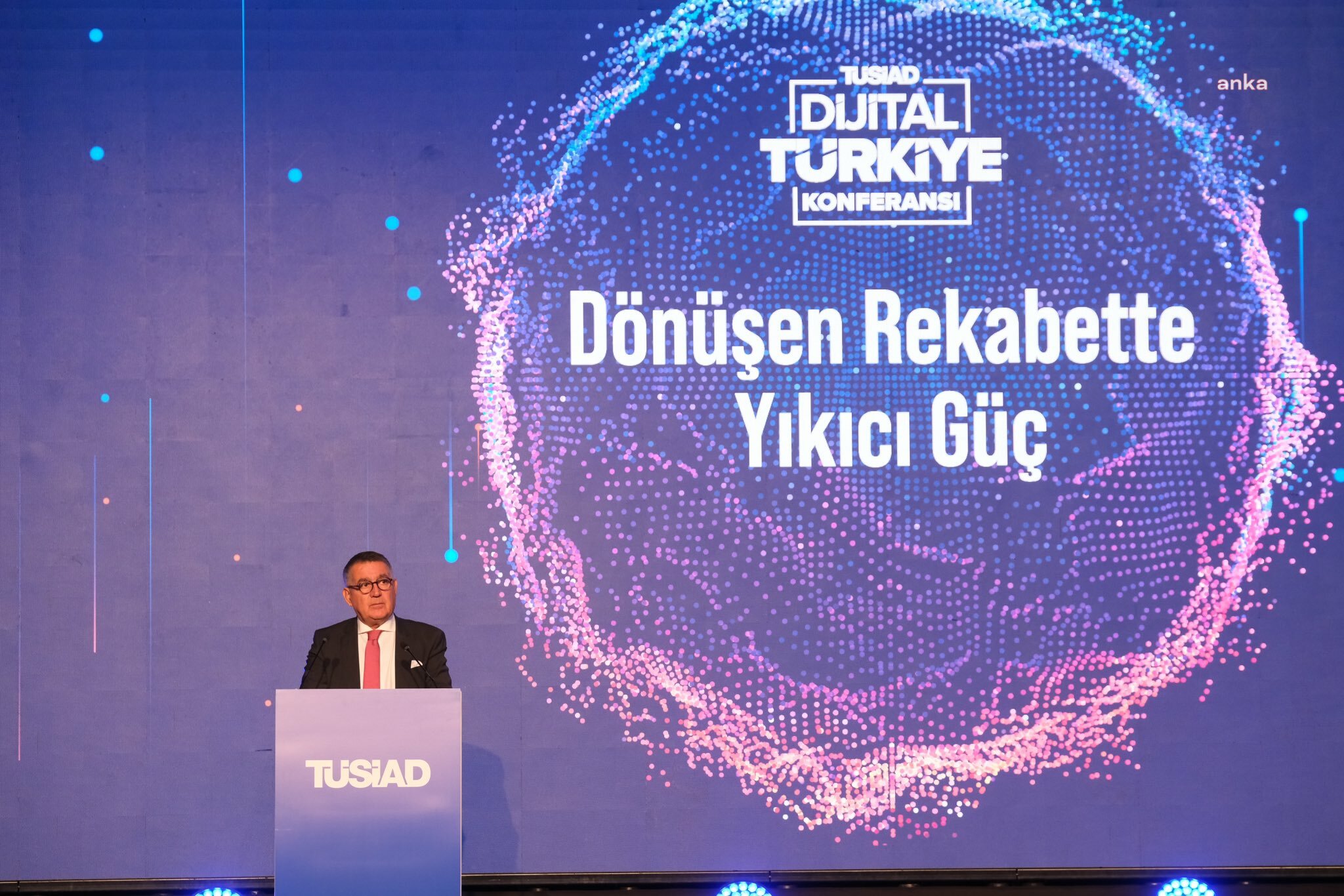 TÜSİAD’ın Dijital Türkiye Konferansı, “Dönüşen Rekabette Yıkıcı Güç” temasıyla düzenlendi
