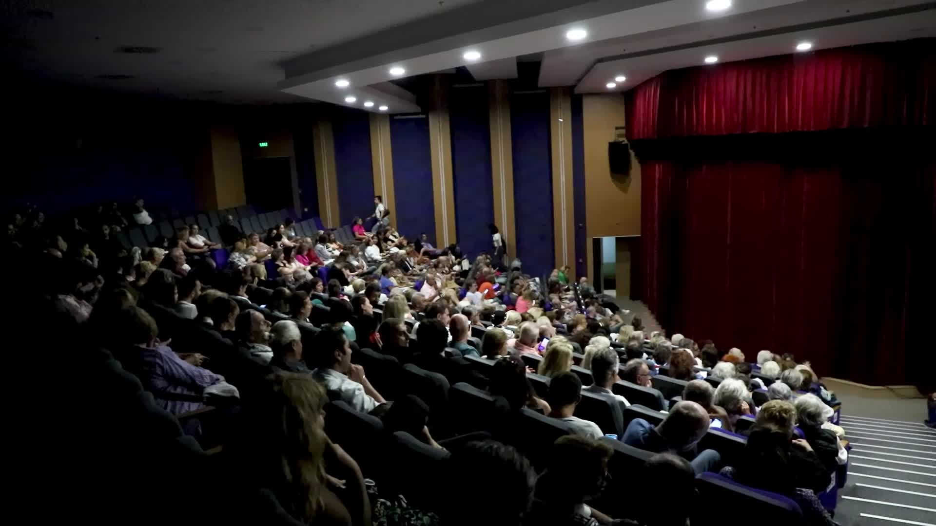 Bodrum Belediyesi Şehir Tiyatroları, yeni sezonda perdelerini açtı