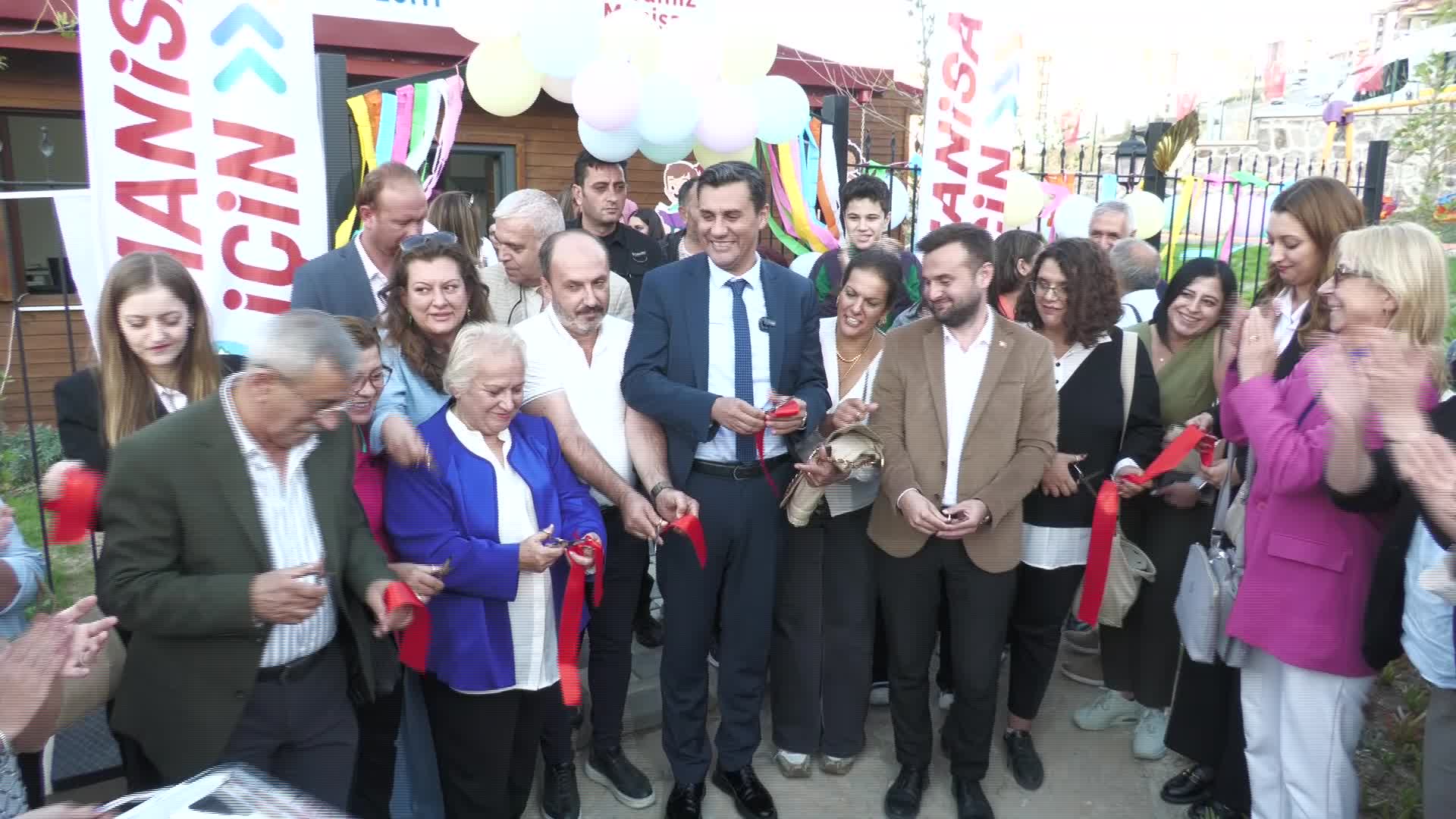 Manisa Büyükşehir Belediye Başkanı Zeyrek: "Biz, her bir çocuğumuzun hak ettiği nitelikli eğitimi alabilmesi için çalışıyoruz"