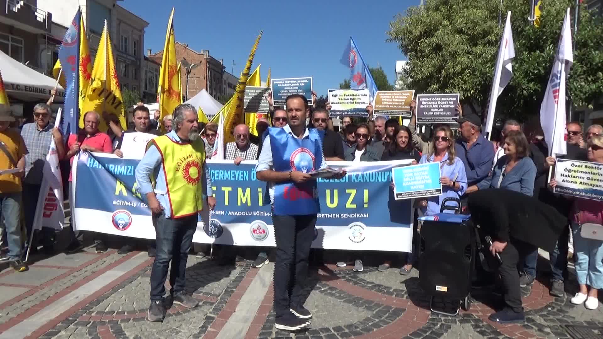 Öğretmenler Edirne'de eylem yaptı: “Milli Eğitim Akademisi’ni kabul etmiyoruz”