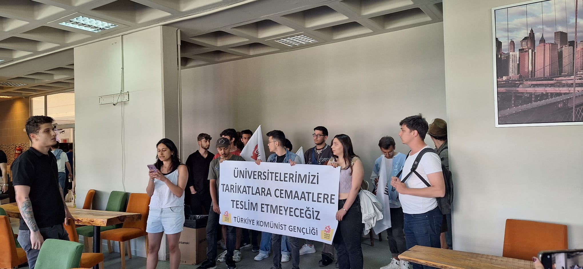 Muğla’da eski Ensar Vakfı yöneticisinin dekan atanmasına tepki gösteren öğrencilere suç duyurusu