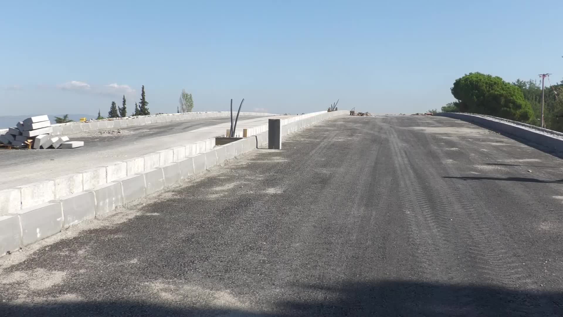 Manisa'da  3 katlı Organize Sanayi Bölgesi Kavşağı, 29 Ekim Cumhuriyet Bayramı'nda araç geçişine açılacak