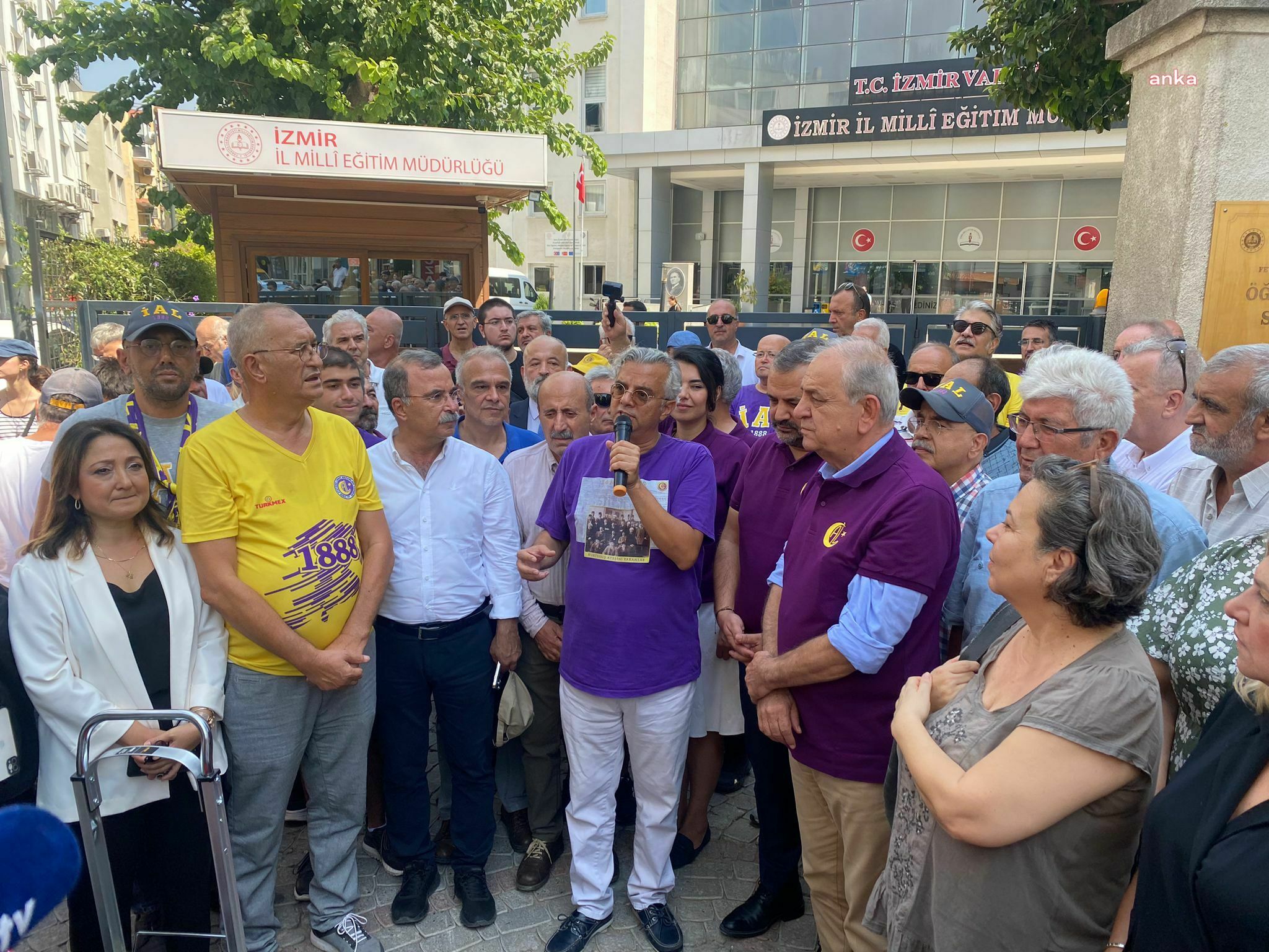 İzmir Atatürk Lisesi Mezunlar Derneği, Bakanlığın ‘kiralama ihalesi’ kararını yargıya taşıdı