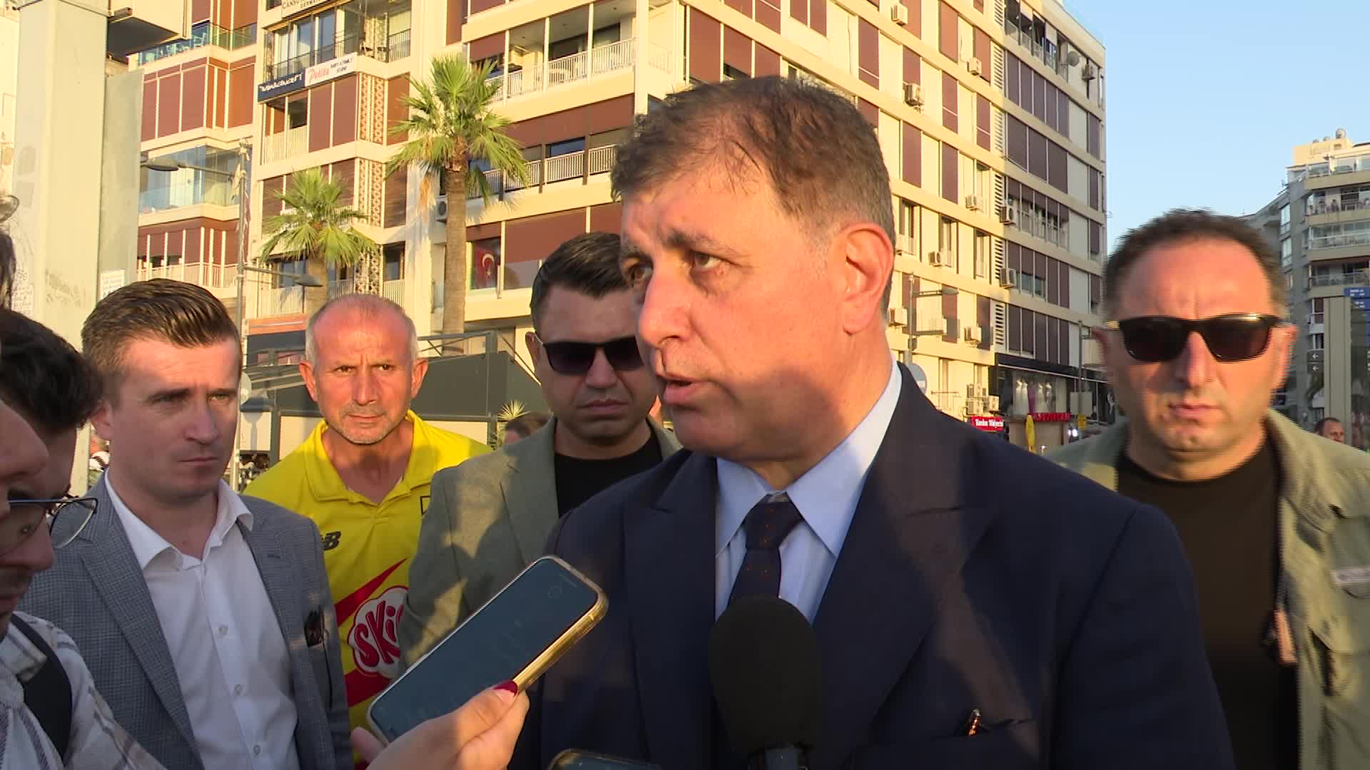 Cemil Tugay'dan ''SOLOTÜRK'' tepkisi: "Şimdi TEKNOFEST,  İzmir’in kurtuluşundan daha mı önemli?"