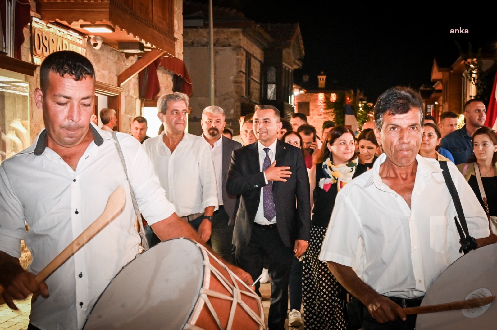 Manavgat Belediyesi’nce düzenlenen 8. Uluslararası Halk Dansları Festivali başladı
