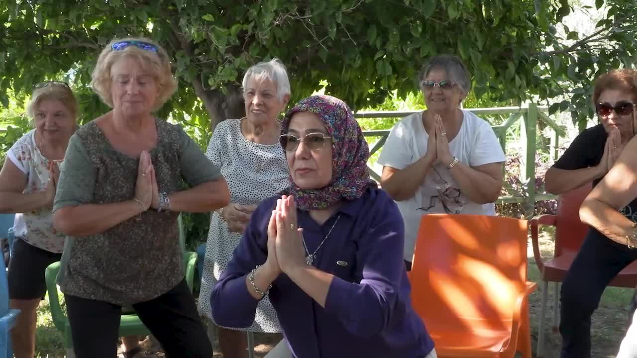 Muratpaşa Falez Yaşlı Evi’nde yoga etkinliği