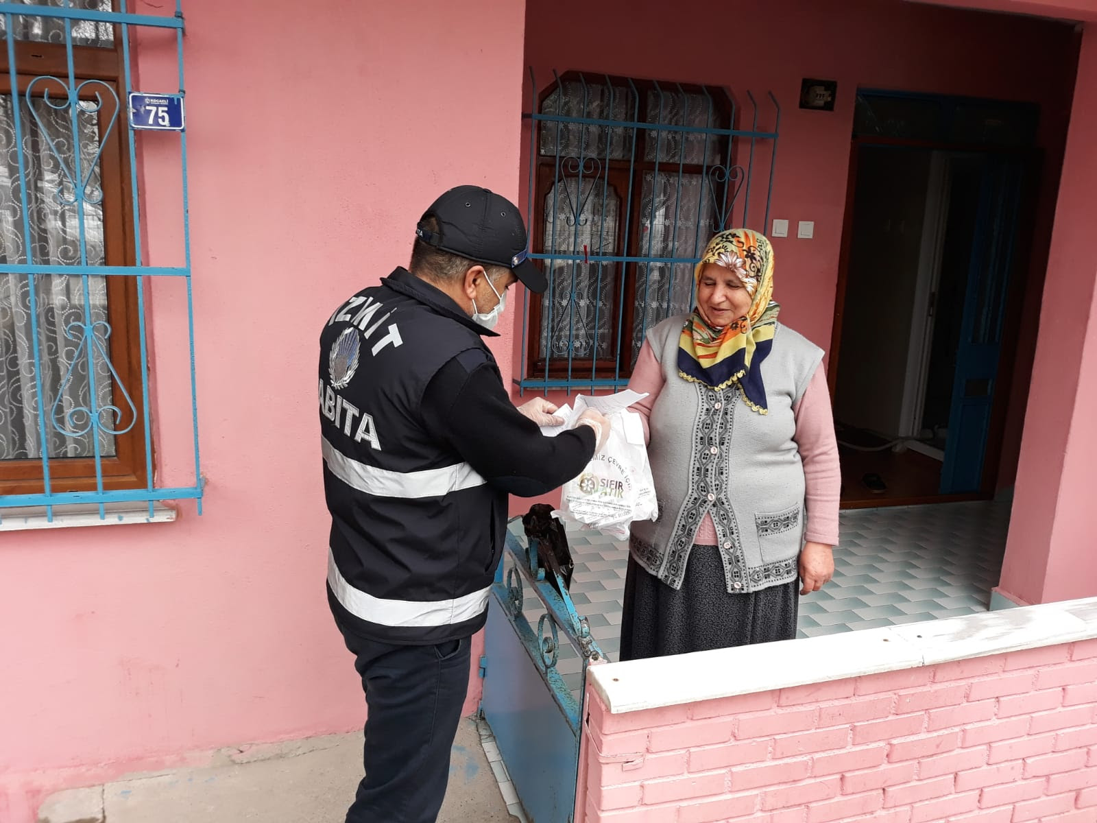 İZMİT BELEDİYESİ, VATANDAŞA BİR TELEFON KADAR YAKIN