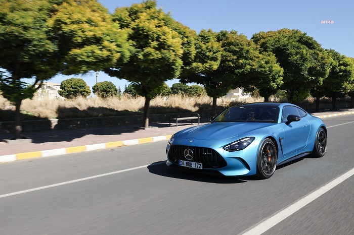 Yeni Mercedes-AMG GT 63 4MATIC  ile göz alıcı sportiflik