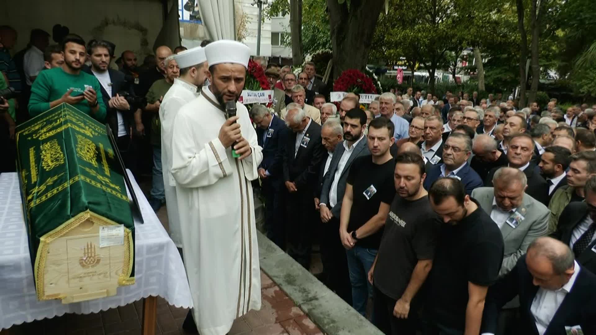 Eski CHP İstanbul İl Başkan Yardımcısı Mustafa Ataş son yolculuğuna uğurlandı