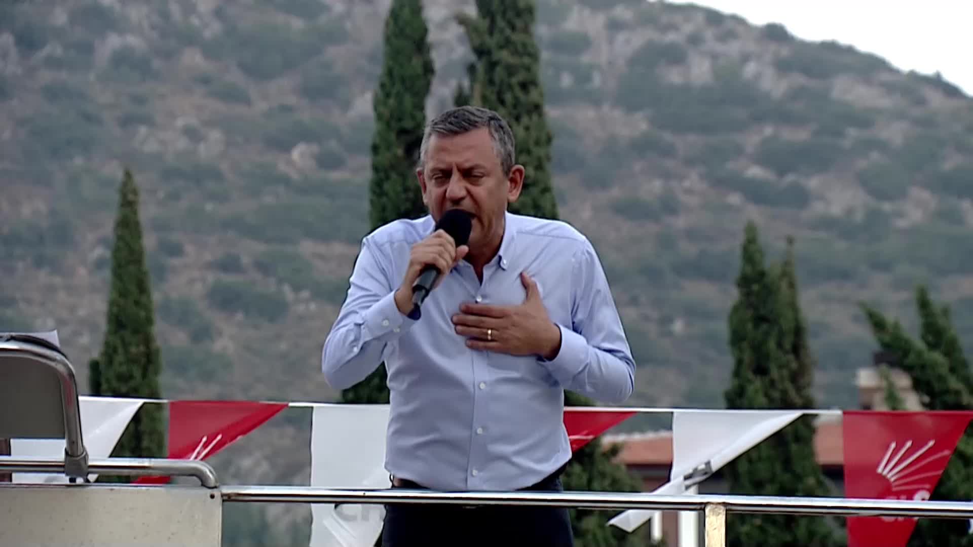Özgür Özel, Hatay’da... “Hatay’ı kazanamadığımız için Hatay’daki bütün güzel insanlardan özür diliyorum"