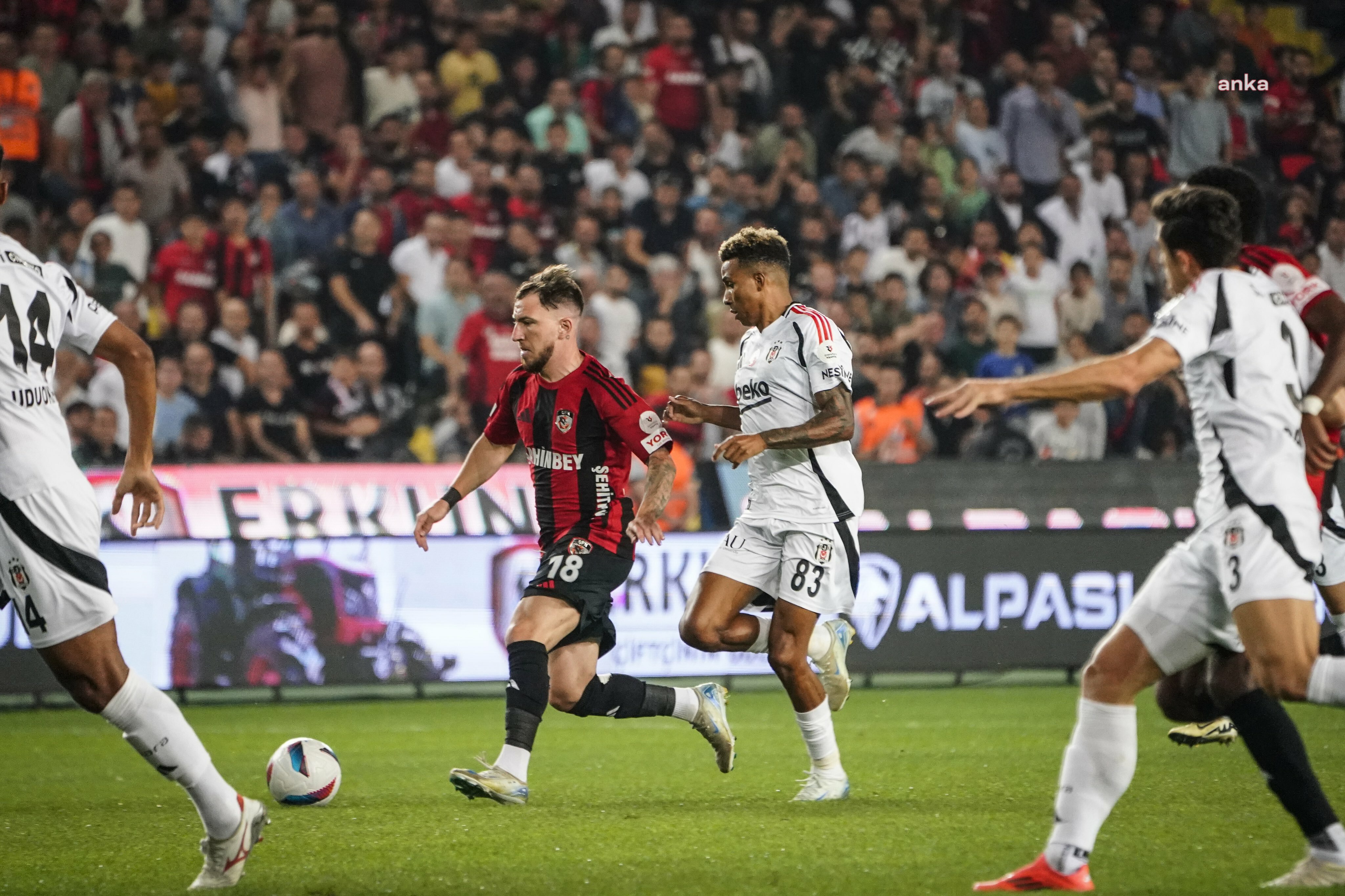 Beşiktaş, Gaziantep'ten 1 puanla dönüyor: Gaziantep FK 1-1 Beşiktaş