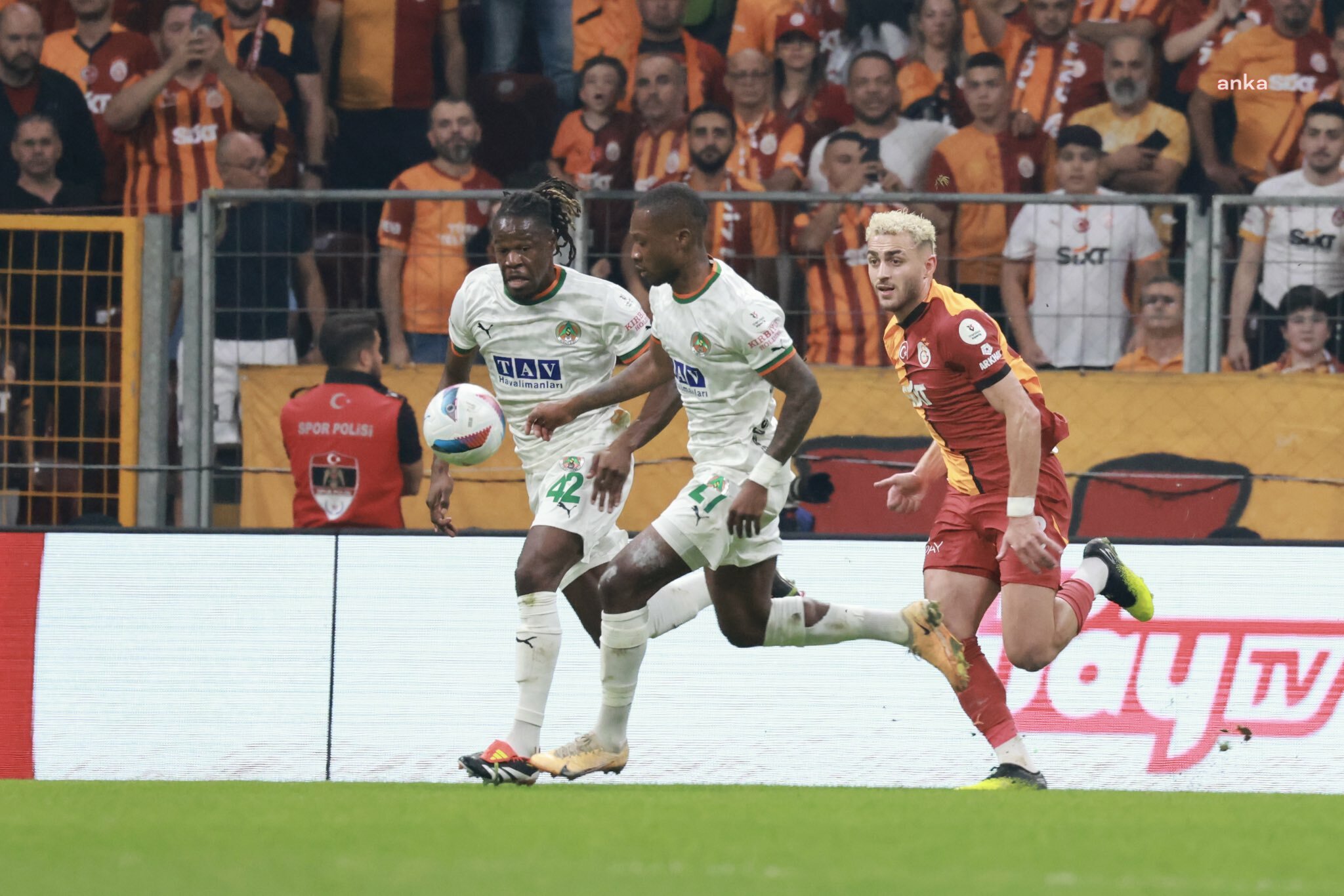 Galatasaray sahasında Corendon Alanyaspor'u 1-0 mağlup etti