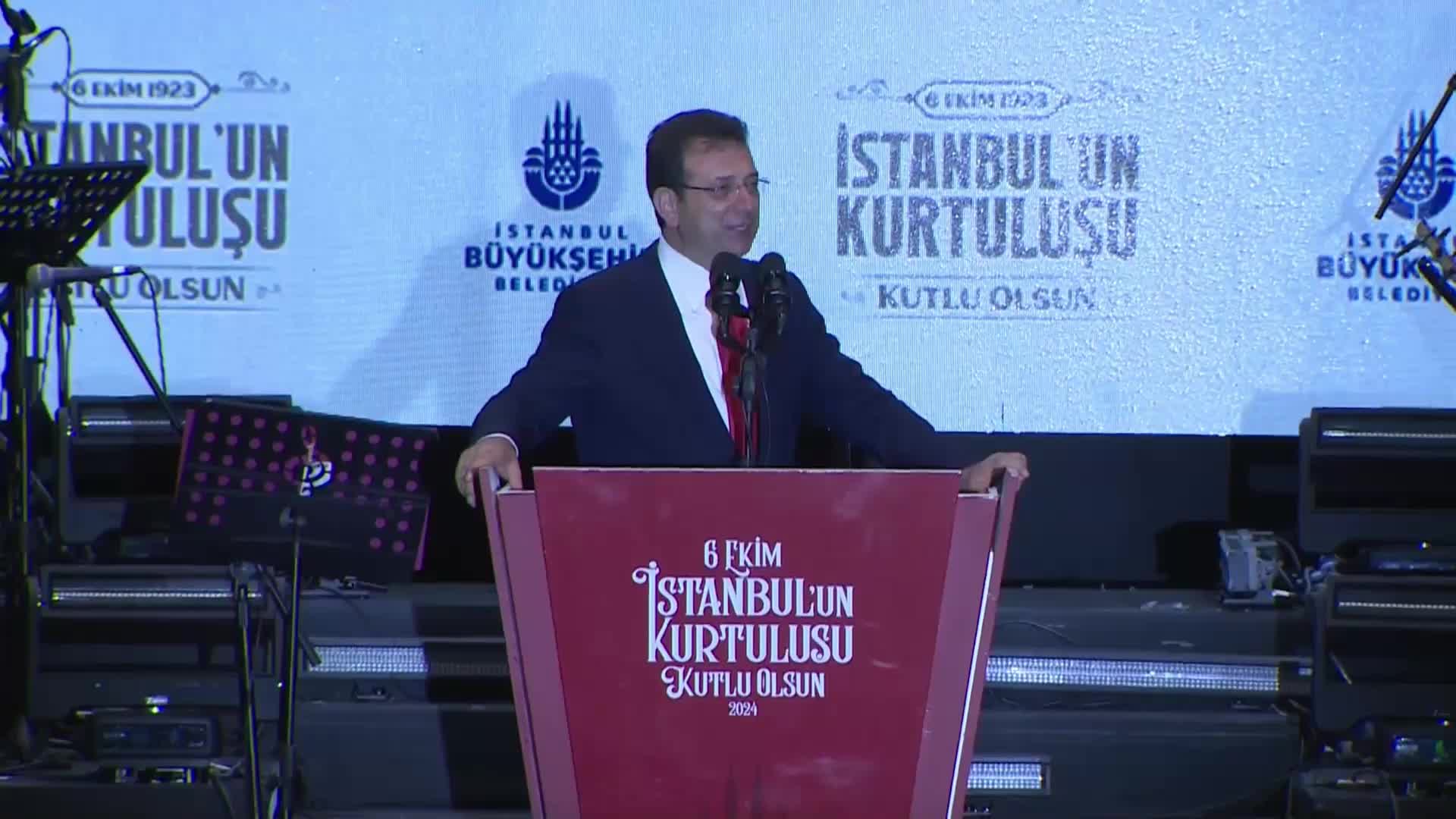İstanbul'un kurtuluşu kutlaması... İmamoğlu: "Cumhuriyetten ve demokrasiden, laiklikten ve  hukukun üstünlüğünden asla vazgeçmeyin"