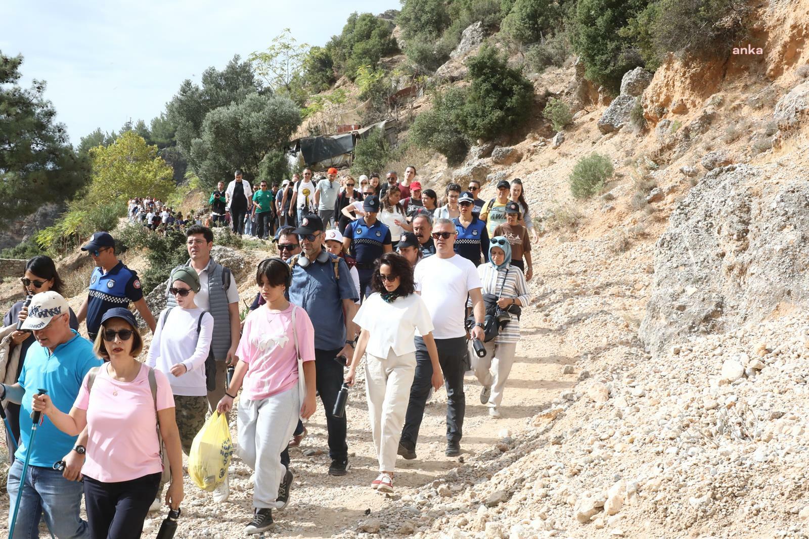 Menteşeli vatandaşlar, 31. Muğla Kültür ve Sanat Şenliği kapsamında Değirmendere Kanyonu'na yürüdü
