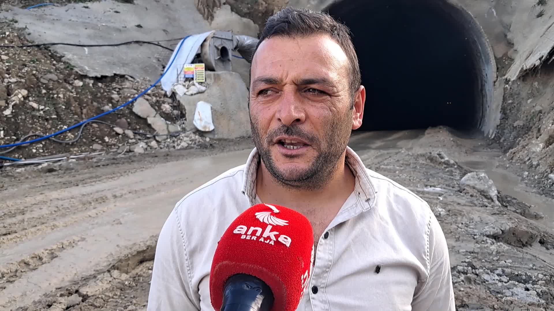 Artvin-Erzurum arasında yapımı devam eden yolun zamanında bitmemesine vatandaşlar tepkili: "Yaşım 60, bu yolun bittiğini göremeyeceğim"