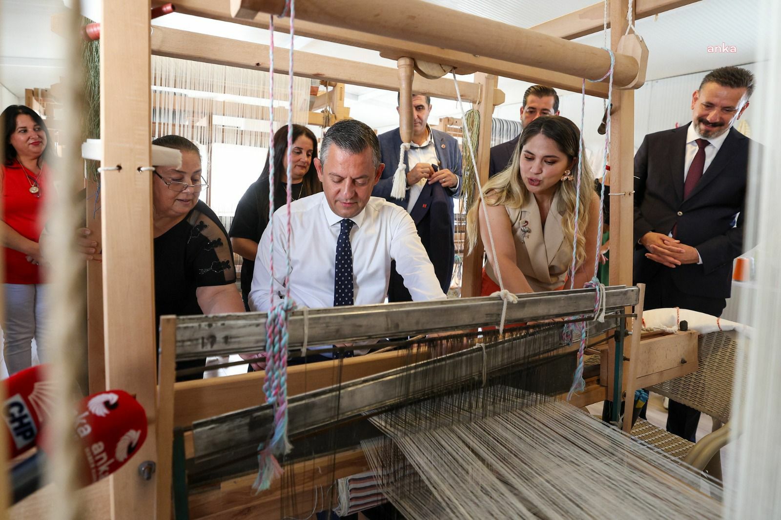 CHP Genel Başkan Yardımcısı Burhanettin Bulut'tan şarkıcı Mustafa Sandal'a 'atkı dokuma' yanıtı