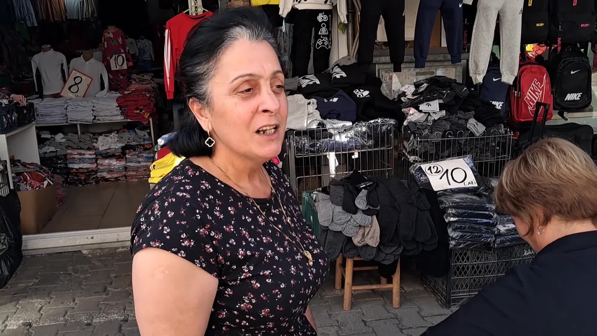 Kemalpaşa’da minibüs durağı işleten vatandaş: "Gürcistan sınır kapısı olmazsa bitmişiz"