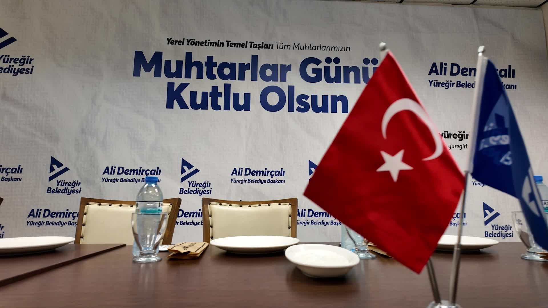 Yüreğir Belediye Başkanı Demirçalı, muhtarlarla bir araya geldi