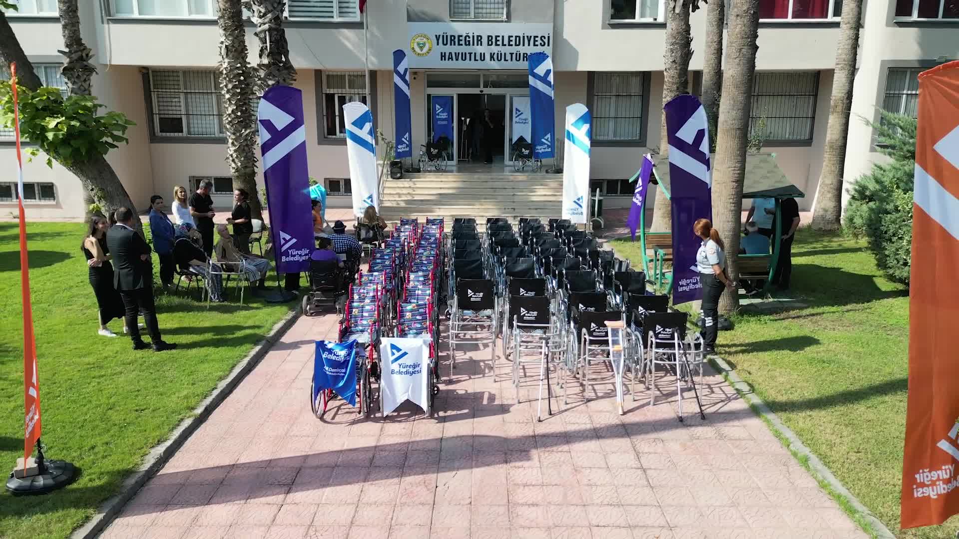 Yüreğir’de engelli bireylere 216 medikal malzeme dağıtıldı