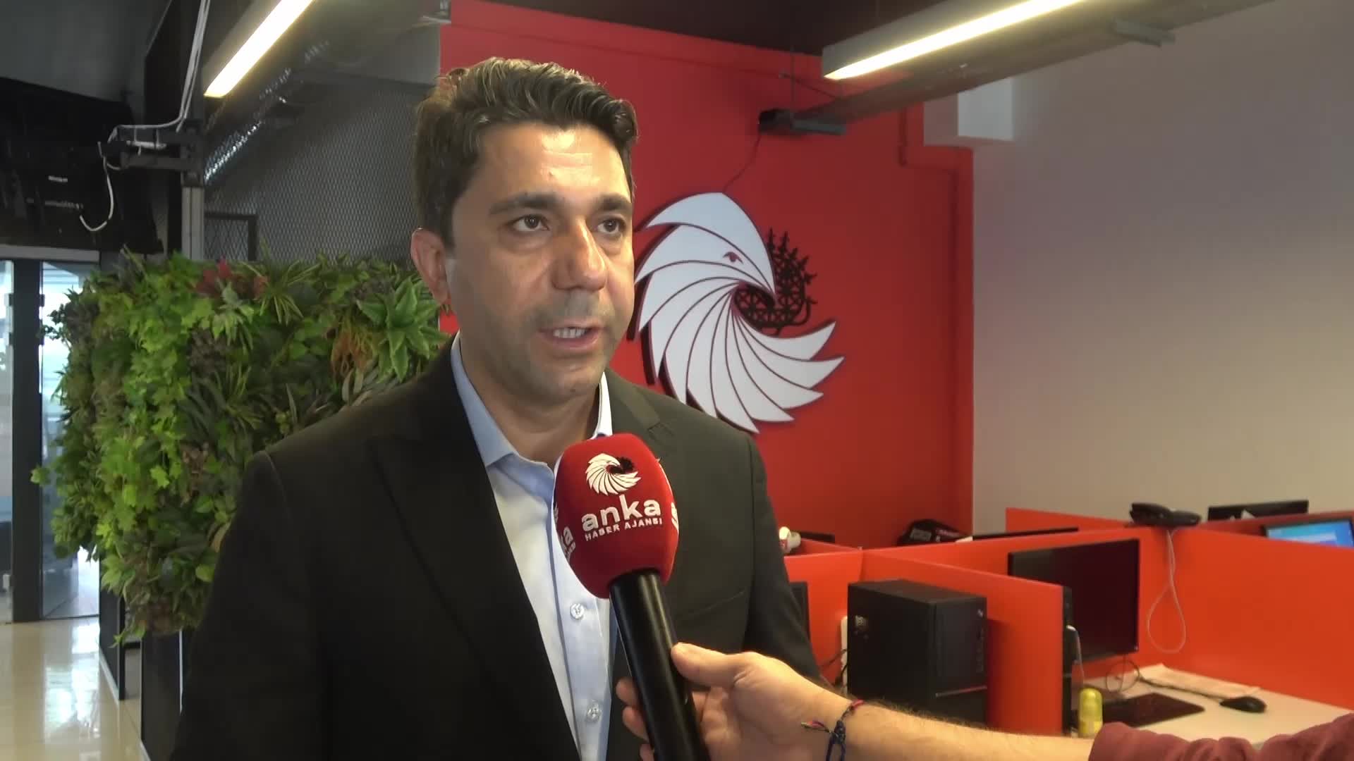 Bakan Kurum'un toplantıdan çıkmasını istediği Nurhak Belediye Başkanı: "İlçenin sorununu Belediye Başkan ile konuşmak istemeyen bir bakanla karşı karşıyayız"