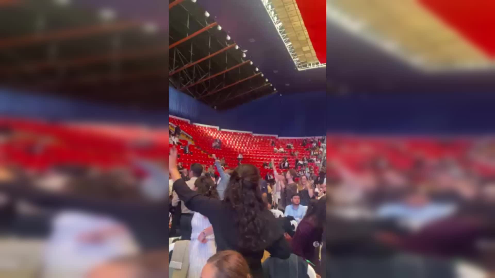 Ankara Barosu’nun 68. Olağan Genel Kurulu’nda gerginlik... Sandalyelerin fırlatıldığı Genel Kurul'da bir avukat hafif yaralandı