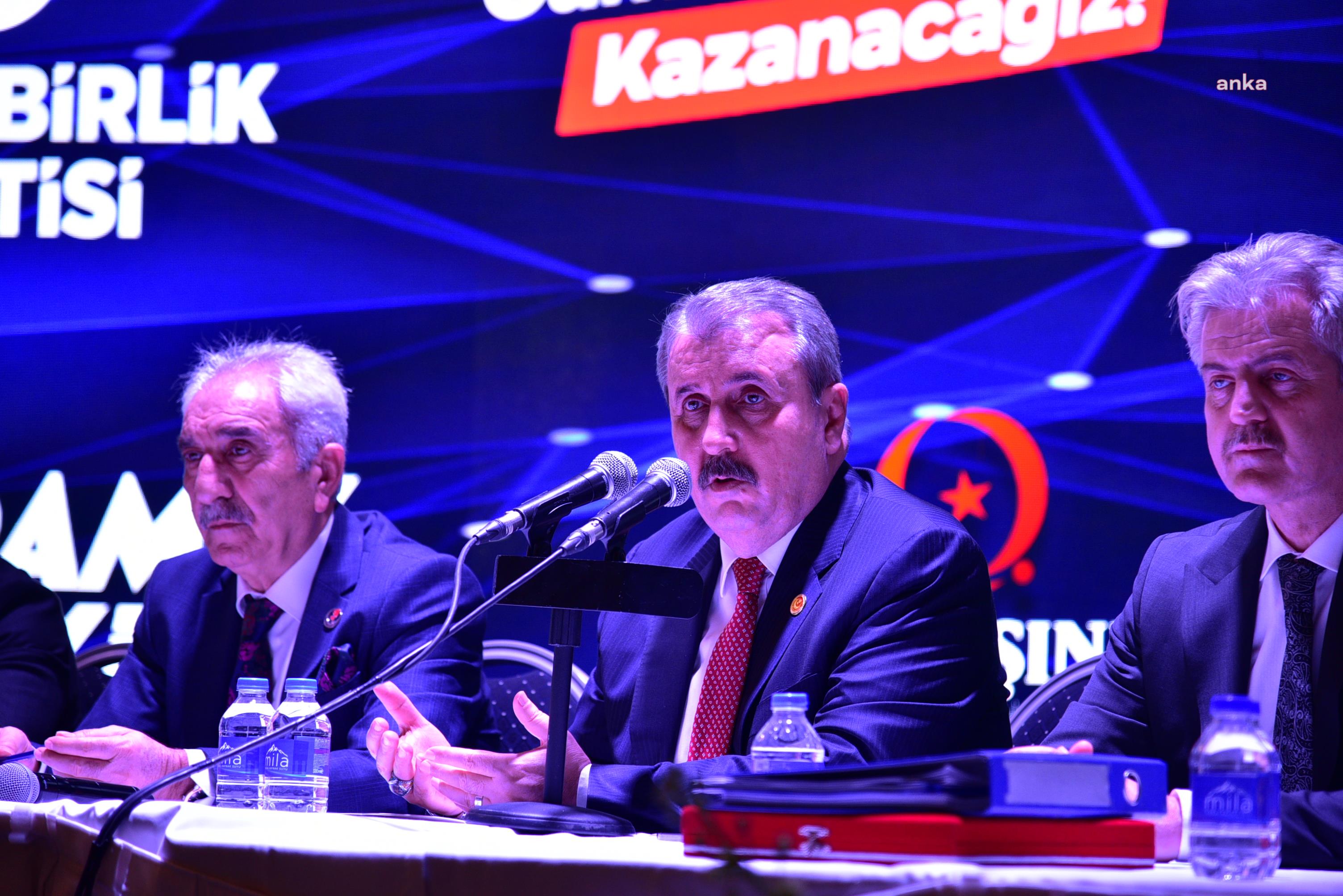 Mustafa Destici’den bankalara çağrı: ''Kredi kartlarının limitlerini 100 bin liradan 99 bin liraya düşüren sanatçılar, medya mensupları ve siyasetçilerin kartlarını iptal edin''