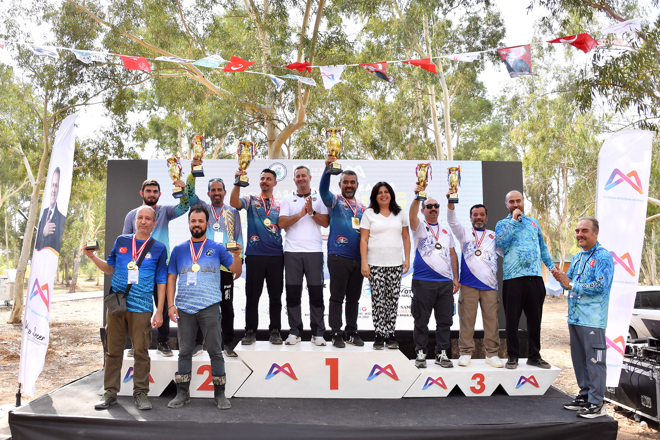 Mersin Büyükşehir Belediyesi,  'Uluslararası 7'nci Altın Kanca Surfcasting Turnuvası' düzenledi