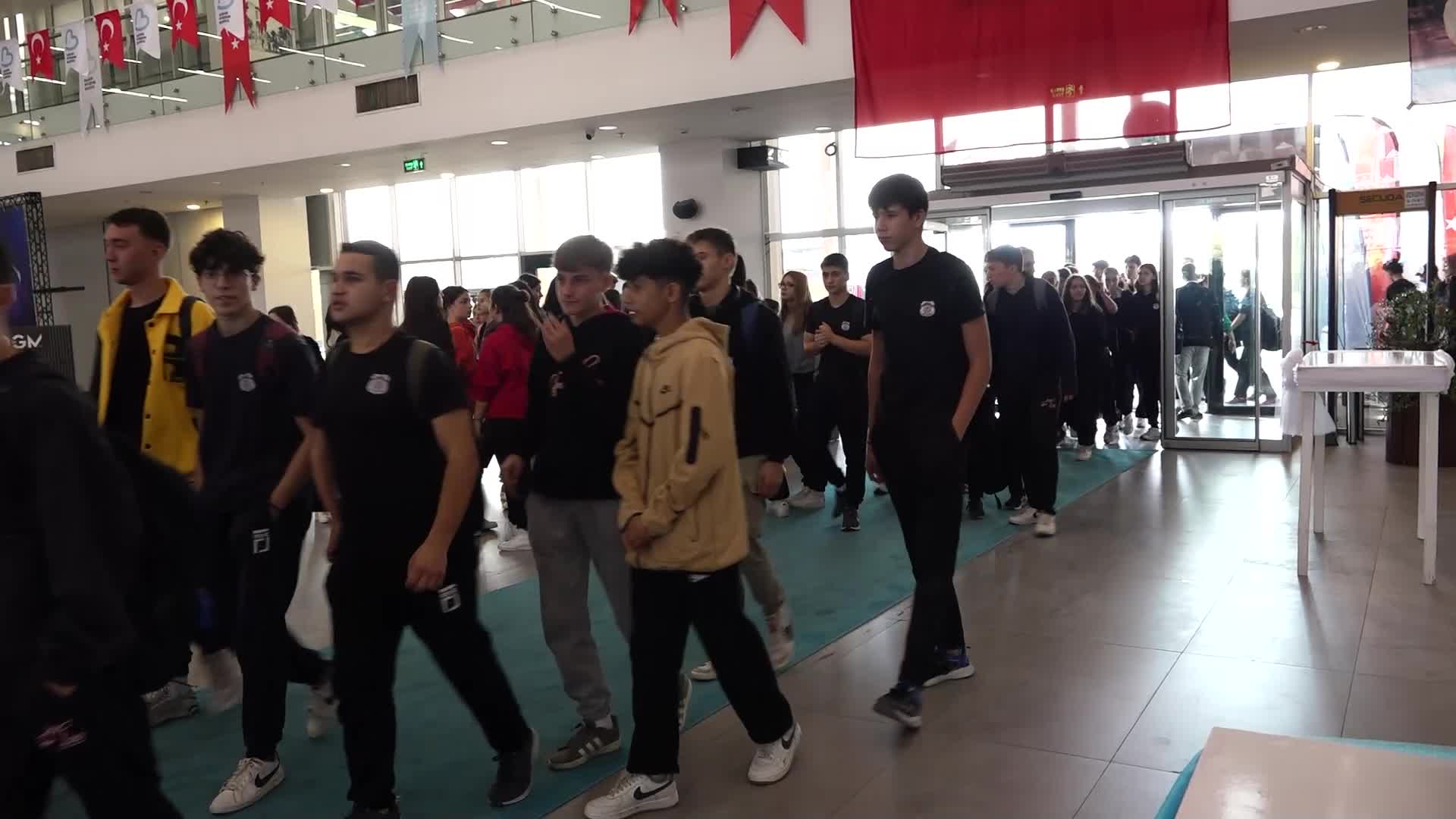 Balıkesir Büyükşehir Belediyesi’nden amatör spor kulüplerine 50 milyon TL nakdi destek