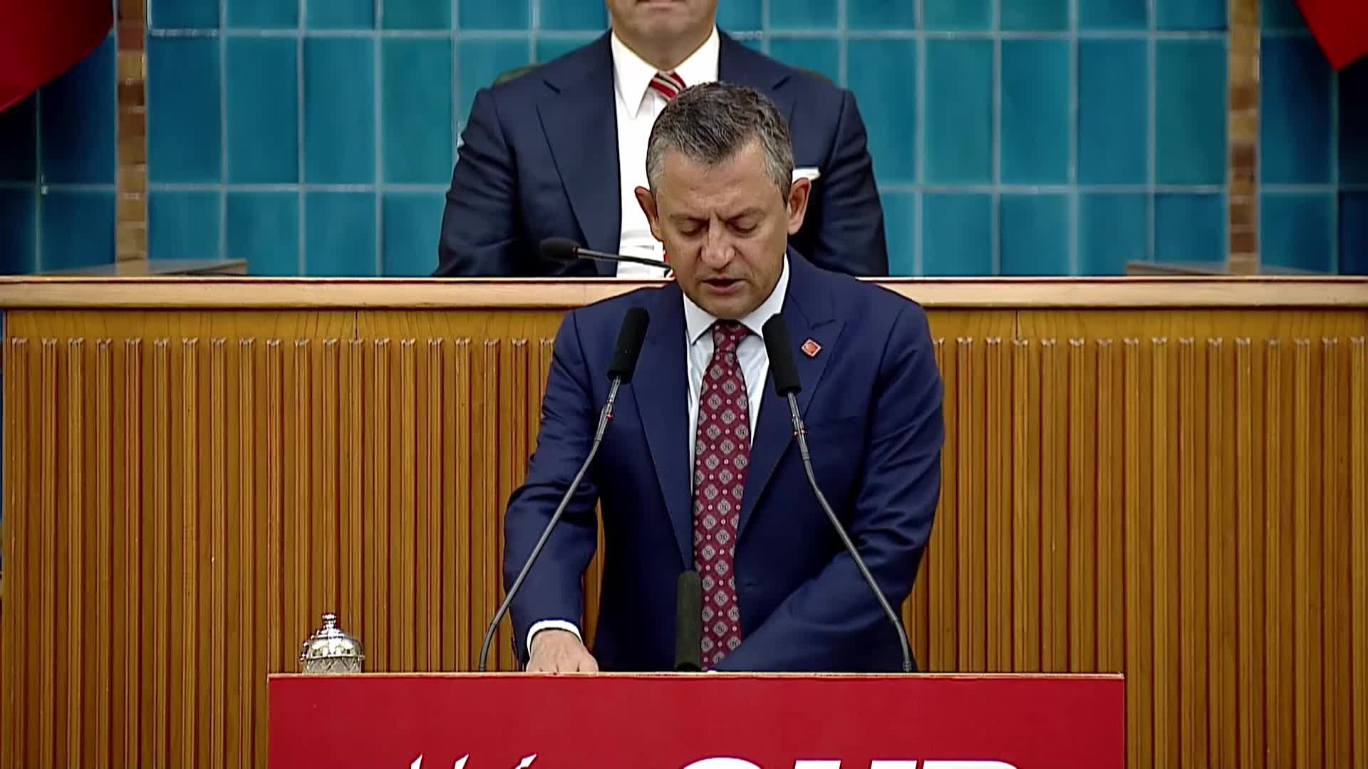 CHP Lideri Özel'den "savunma sanayi" için kredi kartından kesinti teklifine sert tepki: Yapılmayan alışverişten vergi almaya kalkan Deli Dumrul'a diyorum, bu parayı alamazsın, almayacaksın!"