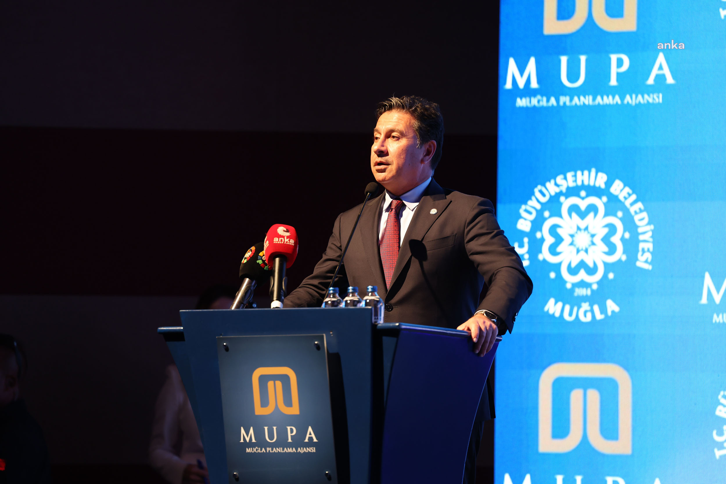 Muğla Büyükşehir Belediye Başkanı Aras: "İktidar, aileyi koruma adı altında, kadını ikinci plana iterek, çocukları feda etti"