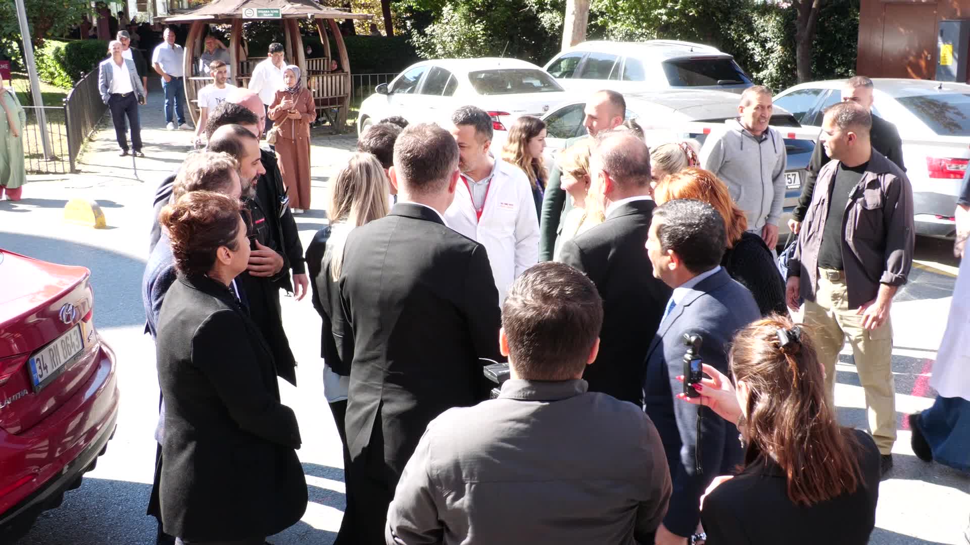Metrobüste doğum yapan kadına Dilek İmamoğlu'ndan ziyaret