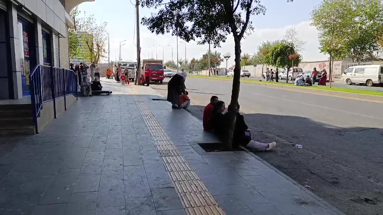 Malatya’daki deprem... Elazığ'da okullar bir gün tatil edildi