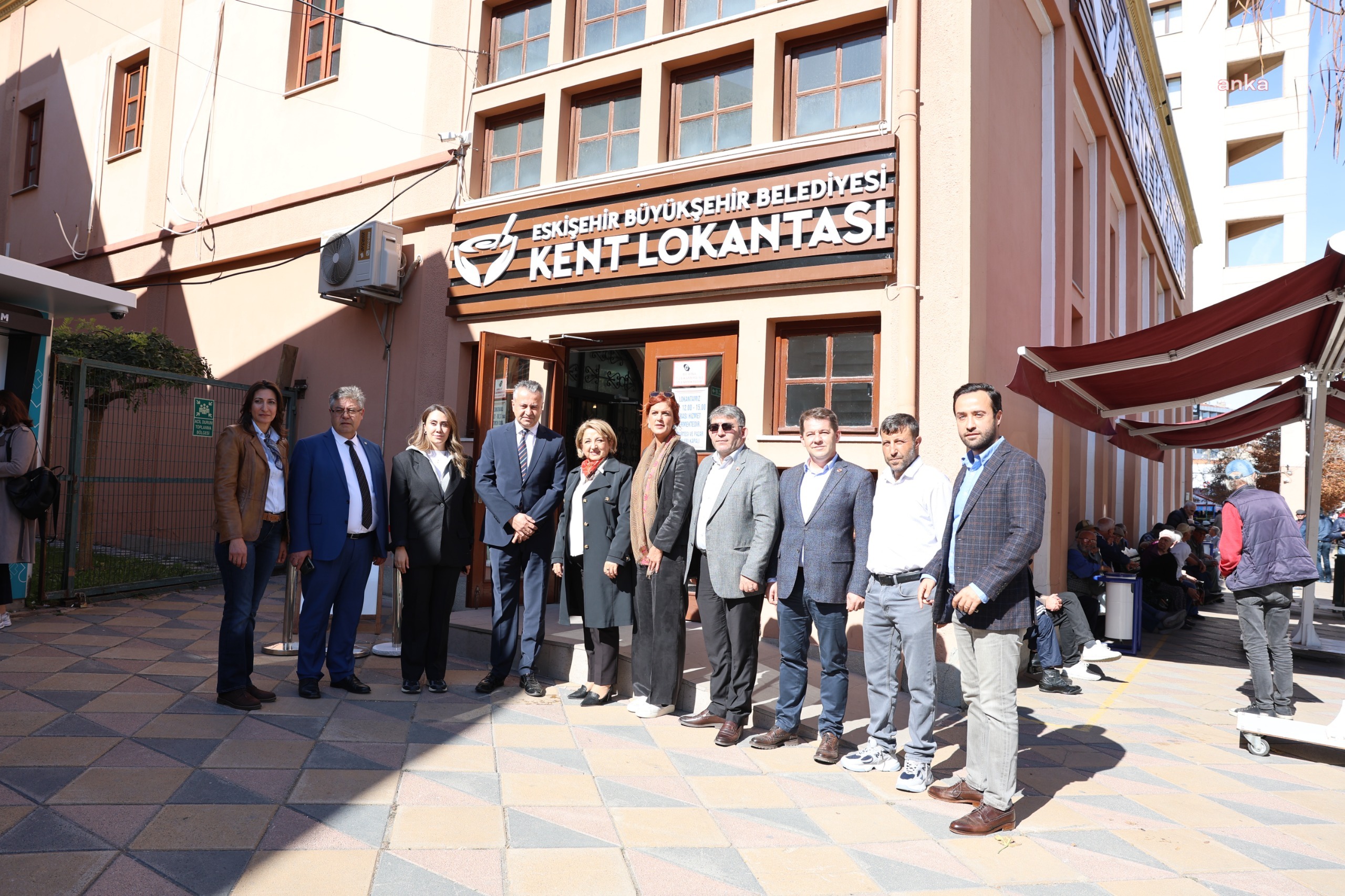 Tepebaşı Belediyesi Meclis Üyeleri'nden "Askıda Yemek" uygulamasına bağış