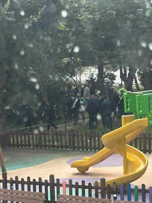 Beşiktaş'da bir meslek lisesinde silahla ateş eden öğretmen gözaltına alındı