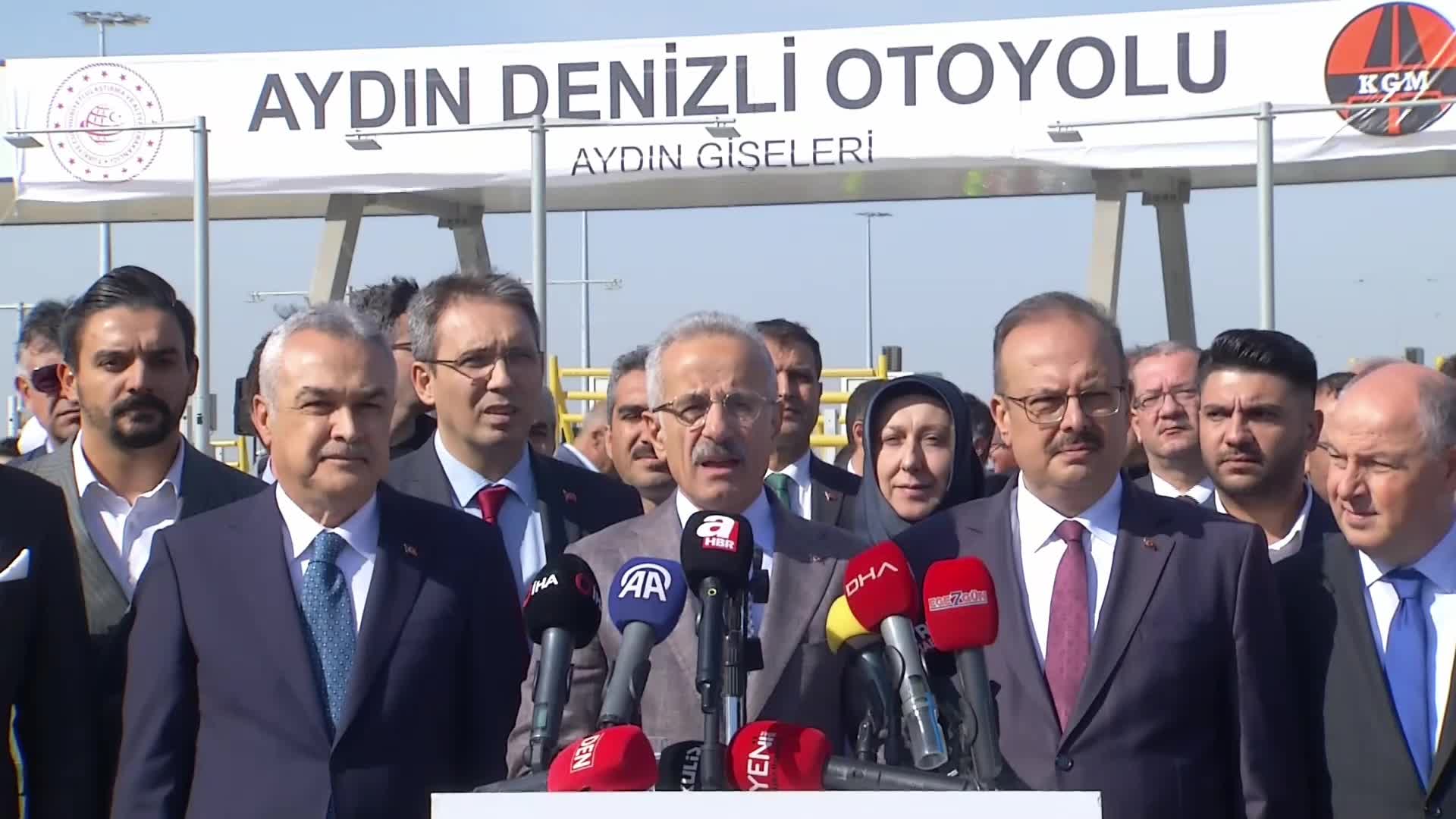 Aydın-Denizli arasındaki ulaşımı  55 dakikaya düşürecek otoyolun ikinci etabı hizmete açıldı