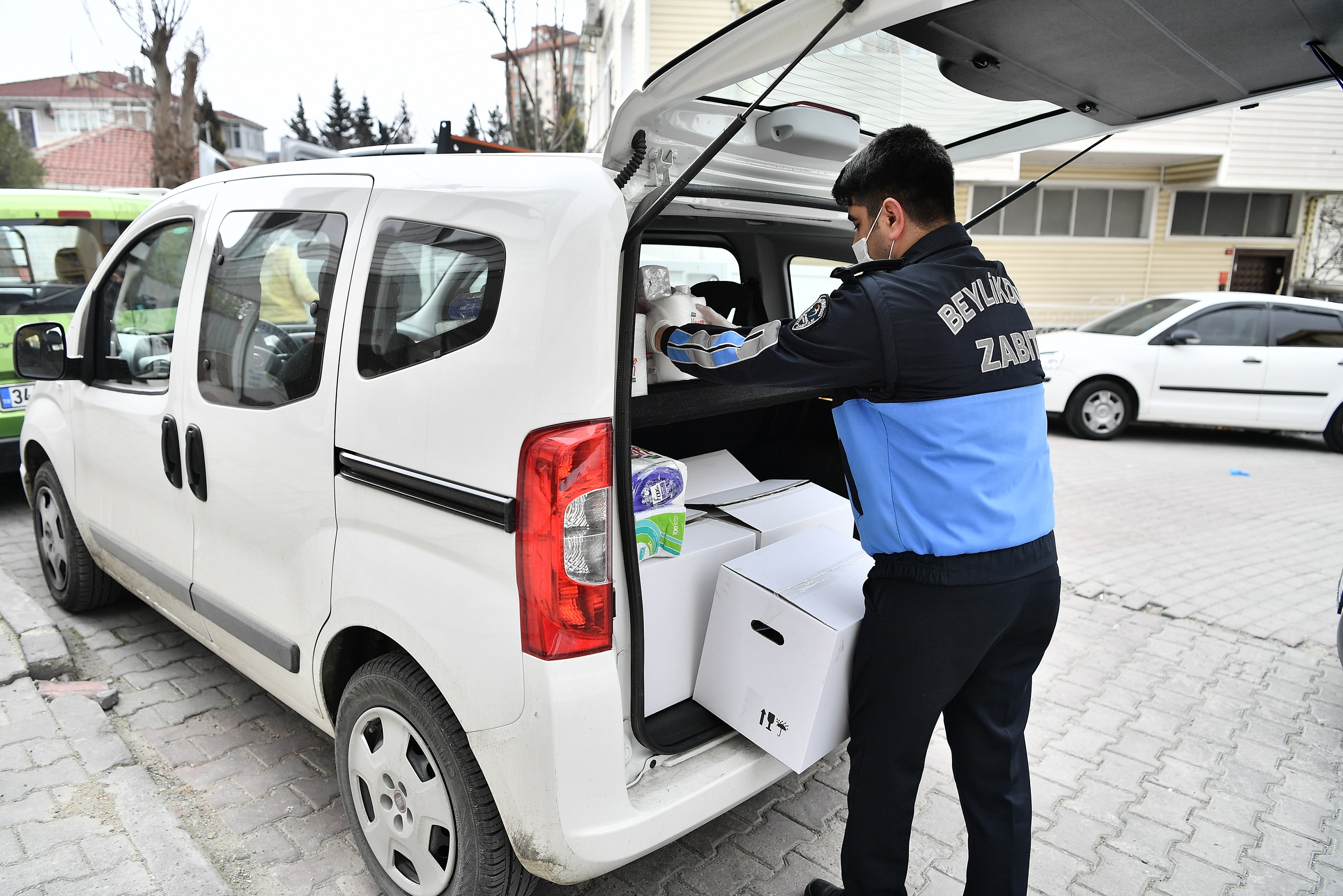 BEYLİKDÜZÜ'NDE EVDEN ÇIKAMAYAN VATANDAŞLAR MAĞDUR EDİLMEYECEK