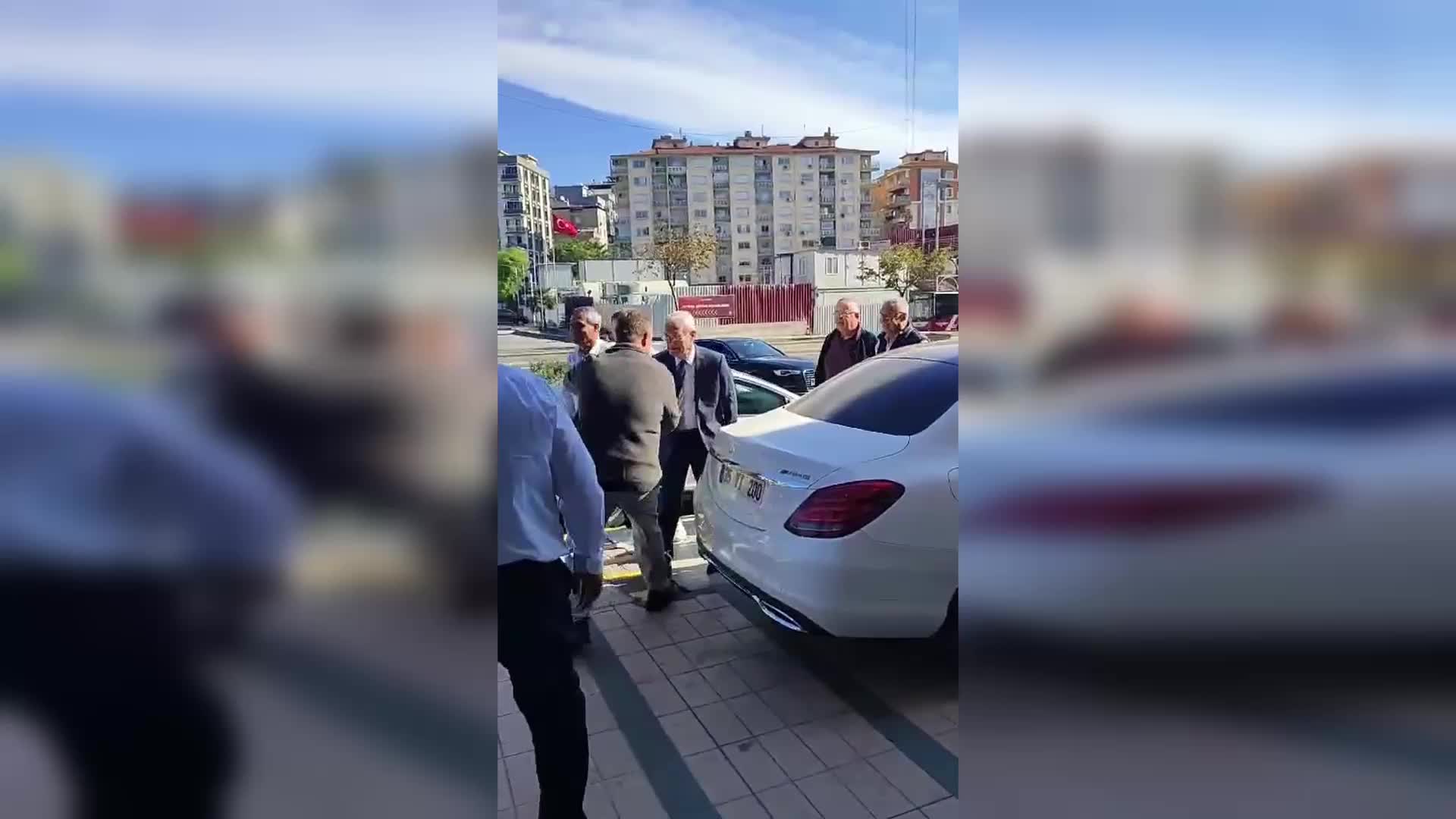 Zimmet suçundan cezaevine giren eski İzmir Şoförler ve Otomobilciler Esnaf Odası Başkanı Celil Anık, tahliye edildi
