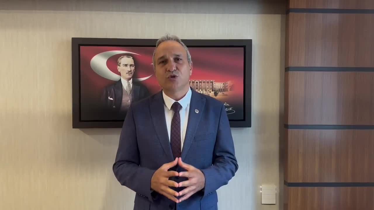 CHP'li Suat Özçağdaş: Yusuf Tekin'i; kamuoyunu aldatmaması, halk eğitim merkezlerinin yaşadığı sorunları çözmesi ve usta öğreticileri işlerinden etmemesi konusunda uyarıyorum