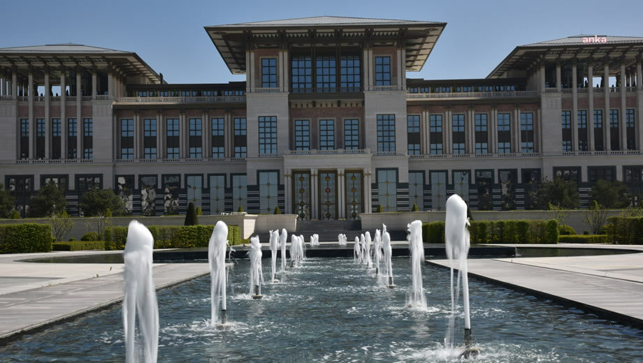 2025 yılı için Cumhurbaşkanlığı bütçesi yüzde 38 arttı. Cumhurbaşkanlığı’na 17 milyon lira değerinde 20 araç alımı için ödenek ayrıldı