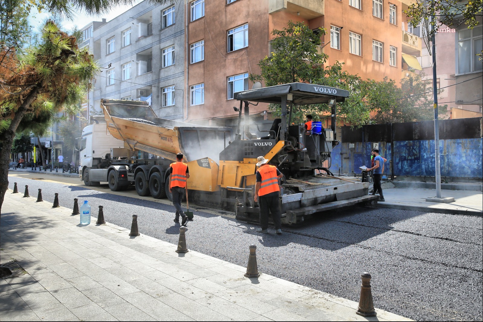 Bayrampaşa Belediyesi, yol yenileme çalışmalarına hız kattı