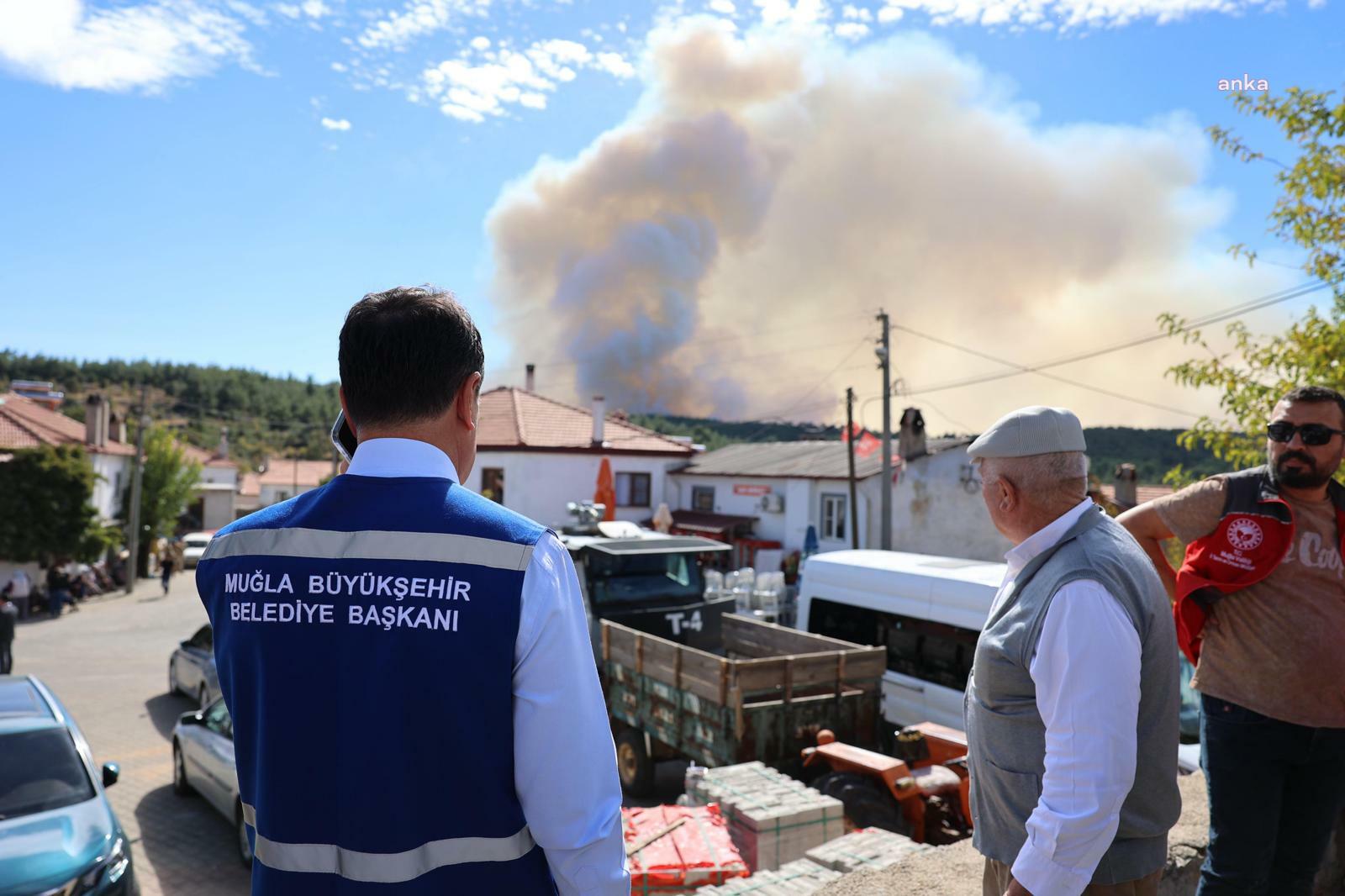 Muğla Büyükşehir Belediyesi, orman yangınlarına 120 personel ve 70 araç ile müdahale ediyor