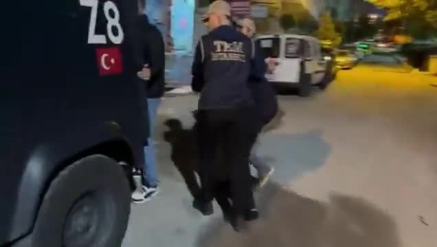 Bakan Yerlikaya: Sosyal medyadan Atatürk'e ve Cumhurbaşkanımız Erdoğan'a hakaret eden şahıs yakalandı