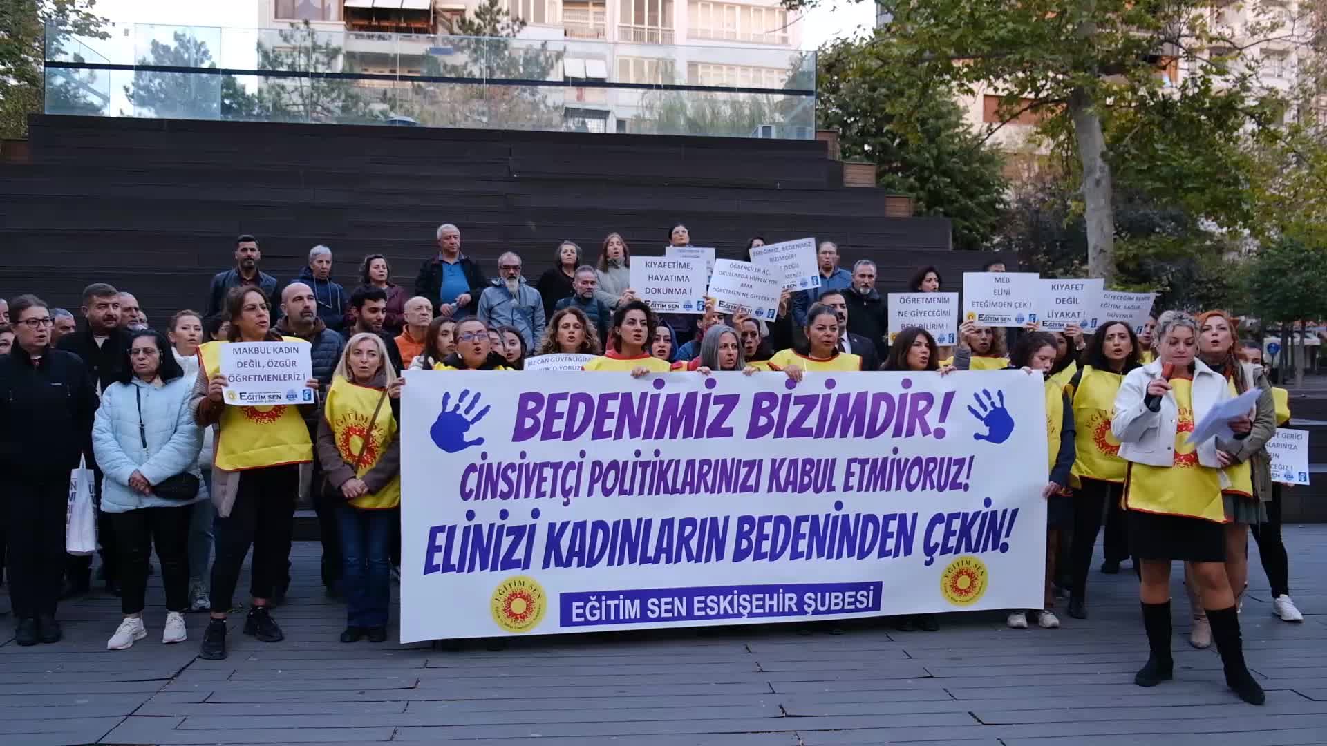 Eğitim Sen Eskişehir Şubesi'nden 'kadın öğretmenlere giyim dersi'ne protesto: Cinsiyetçi eğitim politikalarınızı kabul etmiyoruz