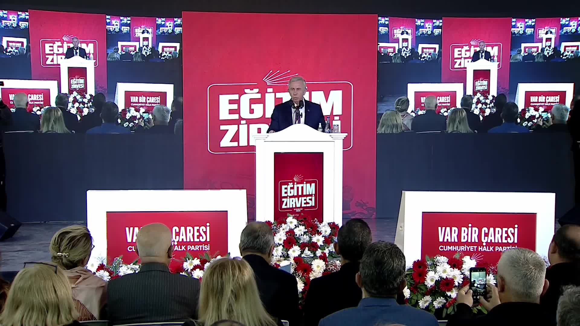 CHP'nin Eğitim Zirvesi...Mansur Yavaş: ''Yapılacak erken seçimle tekrar Cumhuriyet’in kurucu ayarlarına dönecek şekilde bir sistem mutlaka kurulacak''