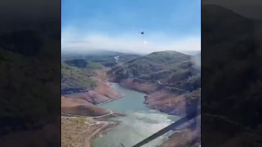 MSB: Muğla Gökova Körfezi’ndeki orman yangınını TSK'ya ait 4 helikopter ile söndürme çalışmalarına devam ediyoruz